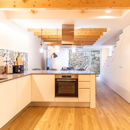 Caldeireiros 95 - Duplex W View By Lovelystay Oporto